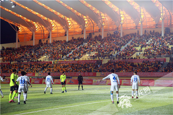 TheShy重返赛场，险胜首场状态出色，皇家马德里观众沸腾！